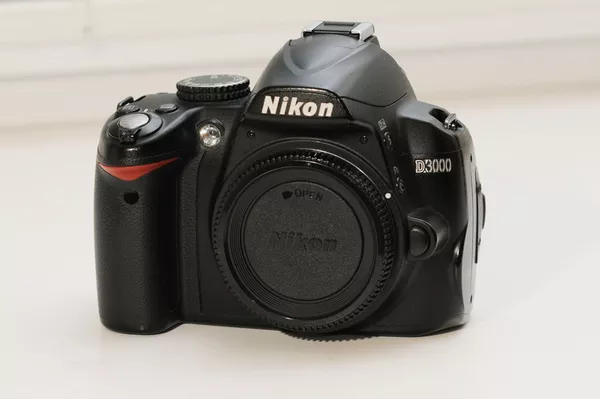 Nikon d3000 body б/у