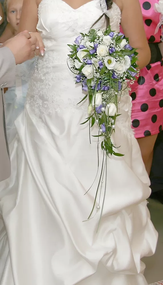 Свадебное платье со шлейфом 2